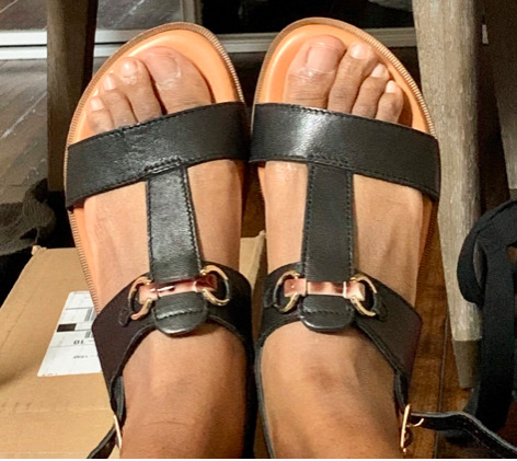 narrow-sandals-for-women